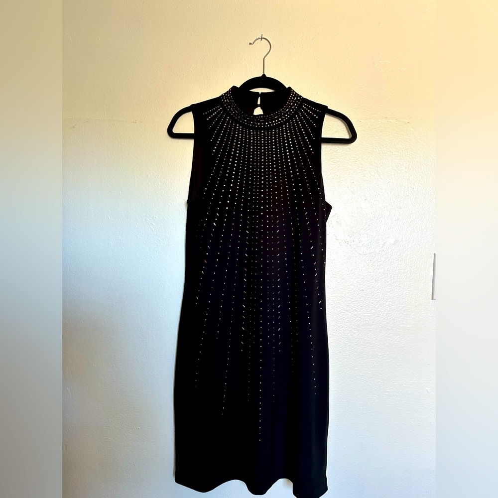 Dress white house Black market A form, used 1 time. S